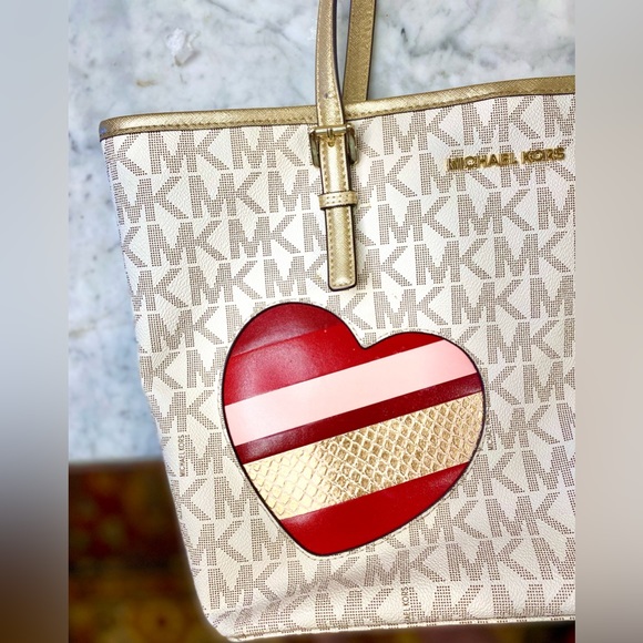 MICHAEL KORS Limited Edition Hearts Jet Set Travel Carryall Tote - Picture 6 of 15